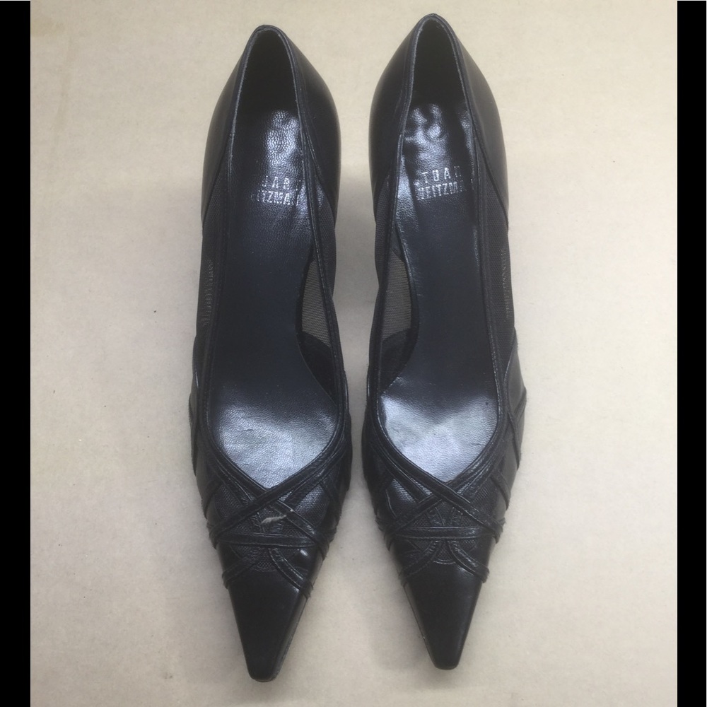 Lady’s Stuart Weitzman heels in good condition!